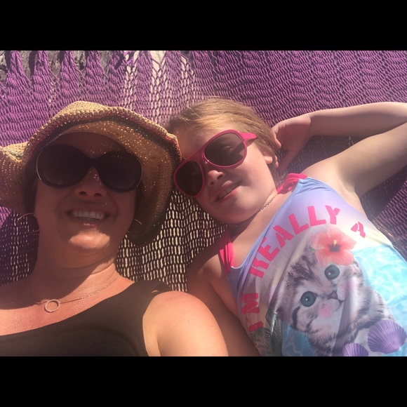 Meet your Posher, Michele - Picture 3 of 3